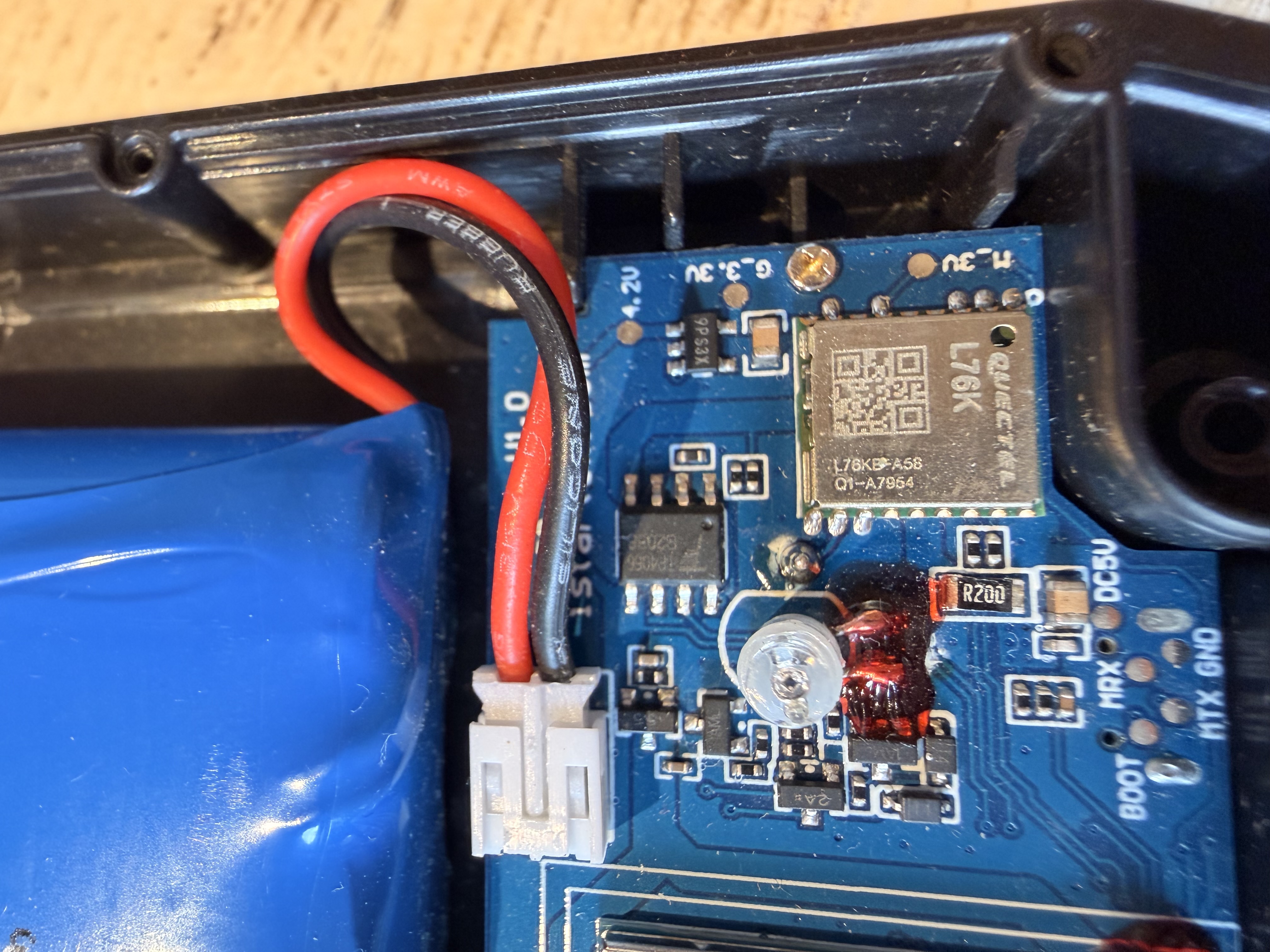 Retro PCB con modulo GPS Quectel L76K (chip AT6558R)