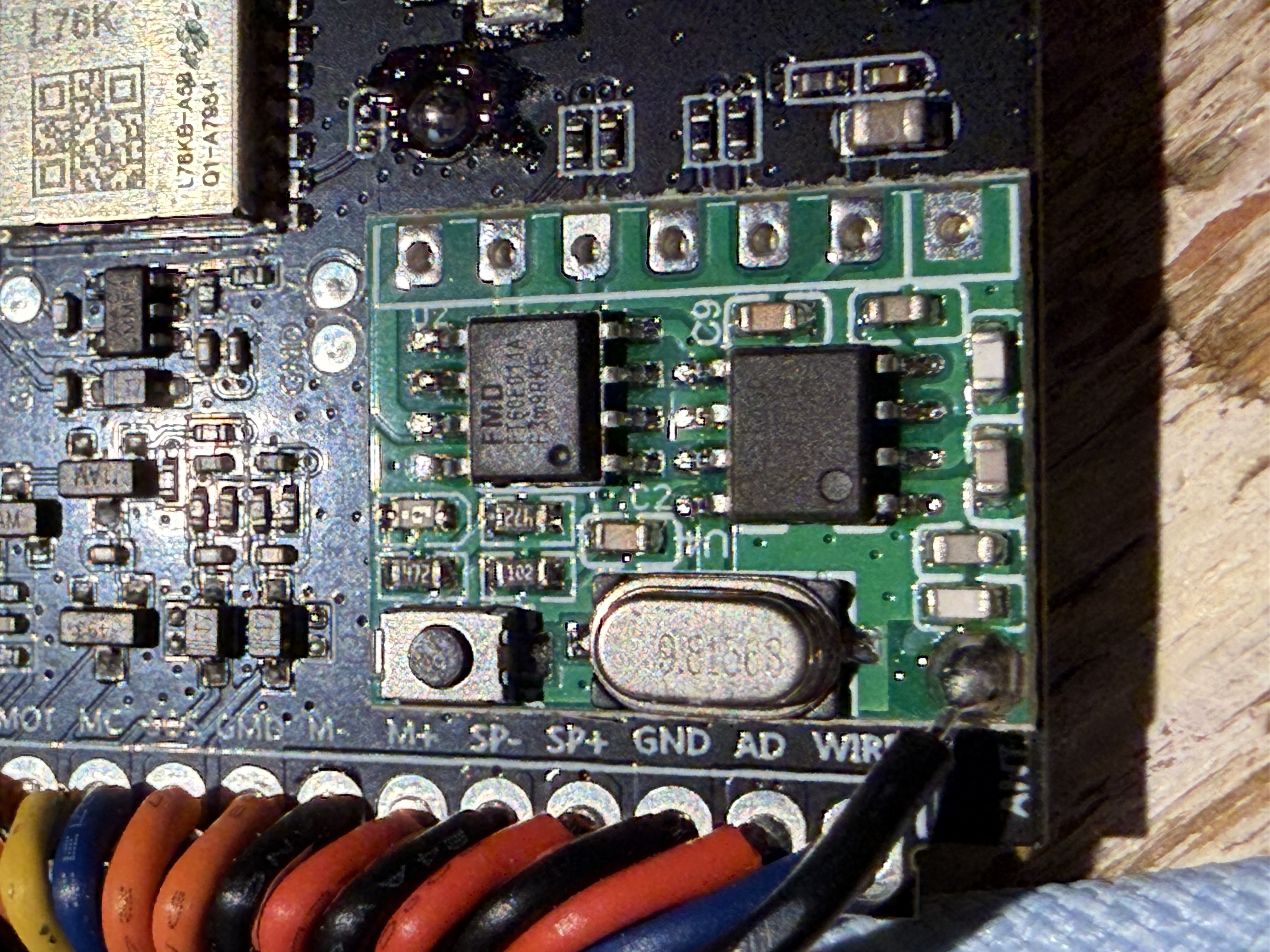 2× chip FMD SOIC-8 (ft0e011a) + crystal 9.815 MHz = super-regen RX EV1527/PT2272 fixed-code