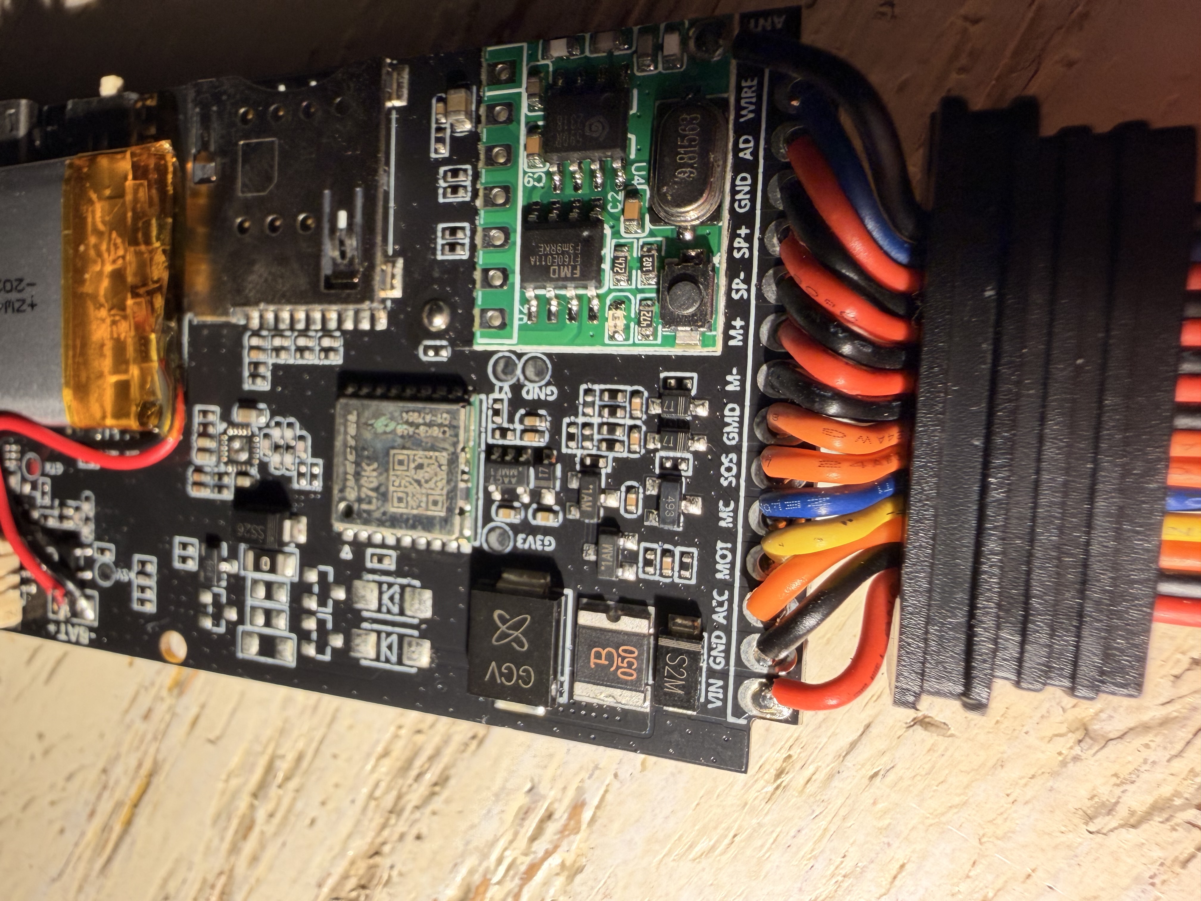 Pinout connettore harness (14 fili identificati)