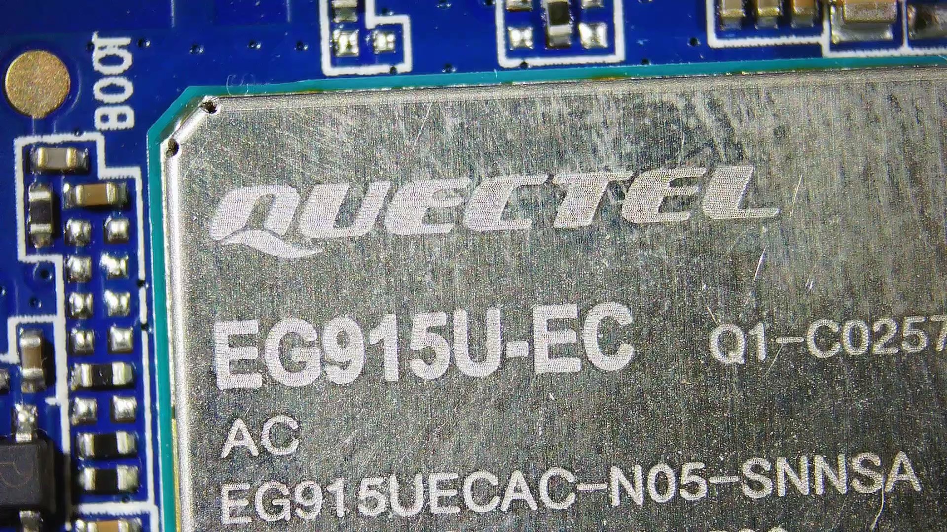 Quectel EG915U-EC (P/N EG915UECAC-N05-SNNSA) — modem Cat-1 bis + cervello OpenCPU. Marking Q1-C0257. Variante SNNSA = no GNSS integrato.