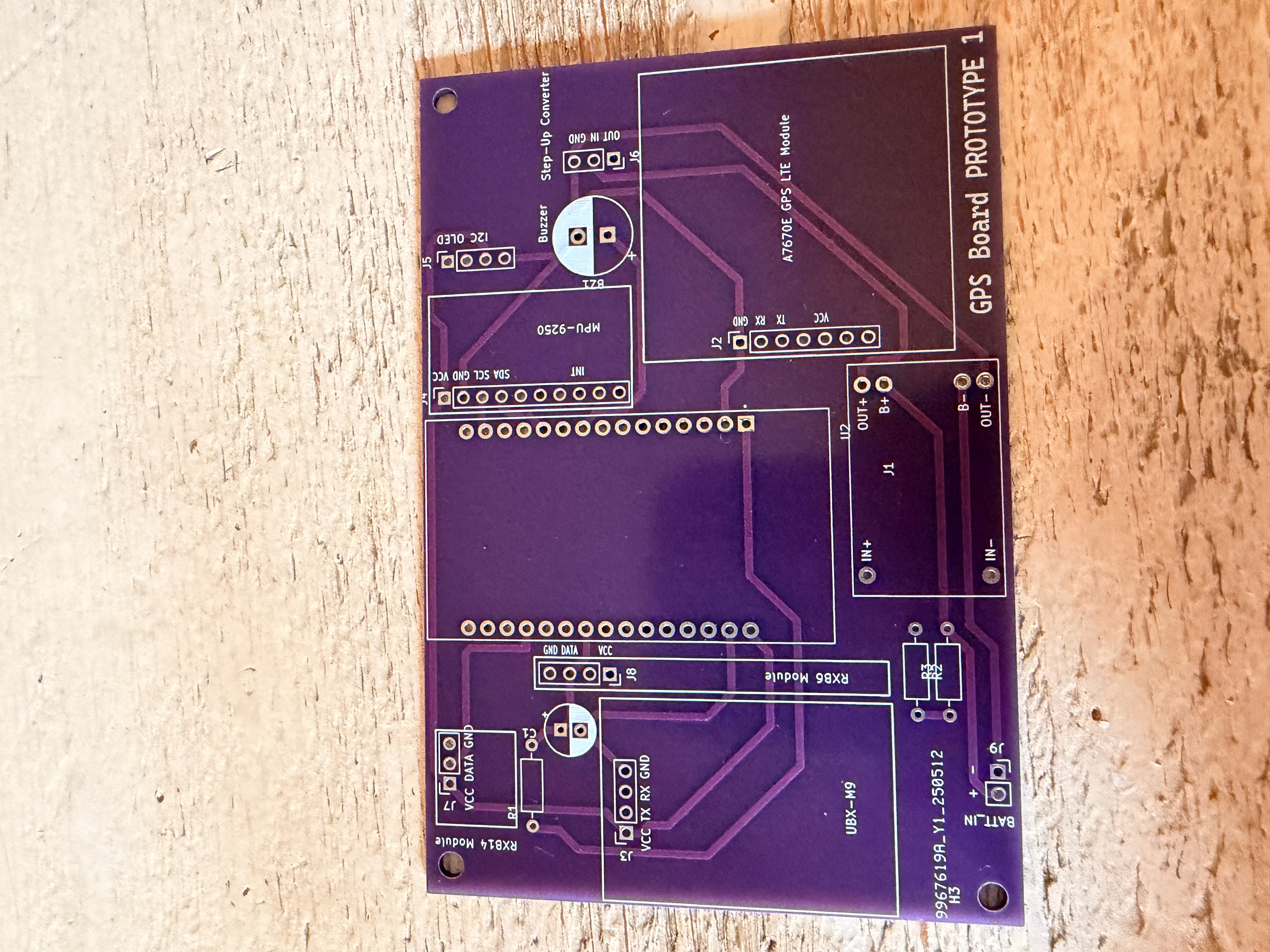PCB nuda viola (PR9676190_V1.1_295512), ~10×7cm, design originale 2024 con slot per ESP8266 + A7670 + MPU-9250 + GPS + RX8B + MX86 + I2C OLED